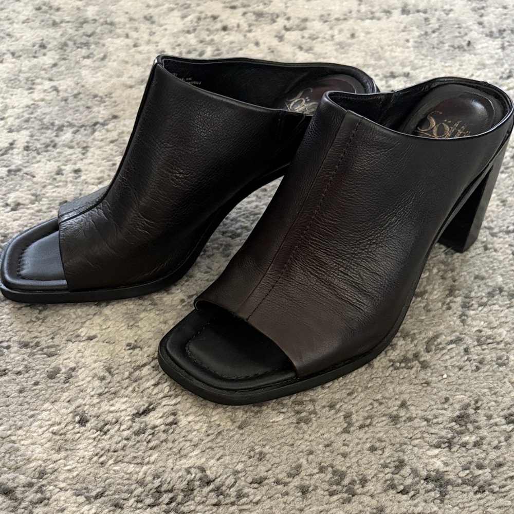 Sofft black real leather high heeled slides 
Excellent condition, size 8